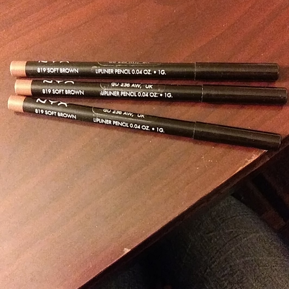 Lip liner
